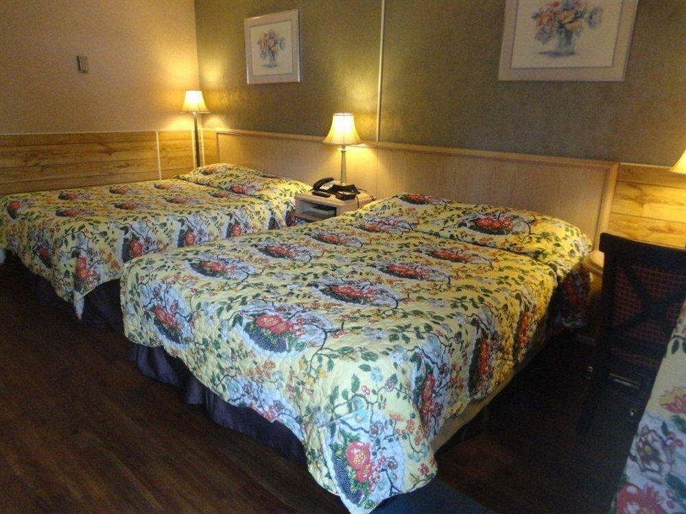 Parkway Court 2* Niagara Falls