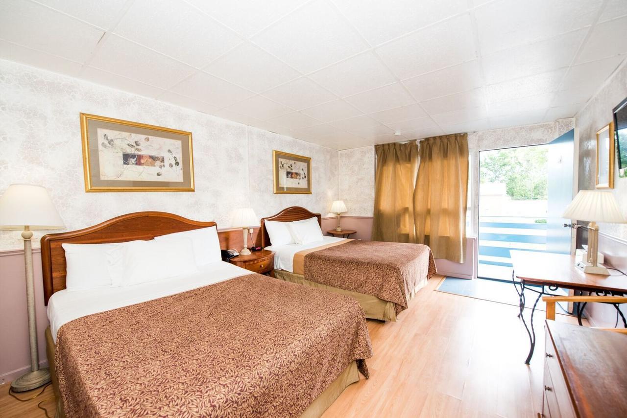 Parkway Court Motel 2*