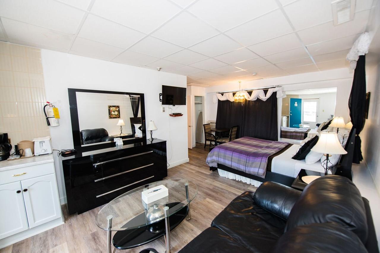 Parkway Court Motel 2*