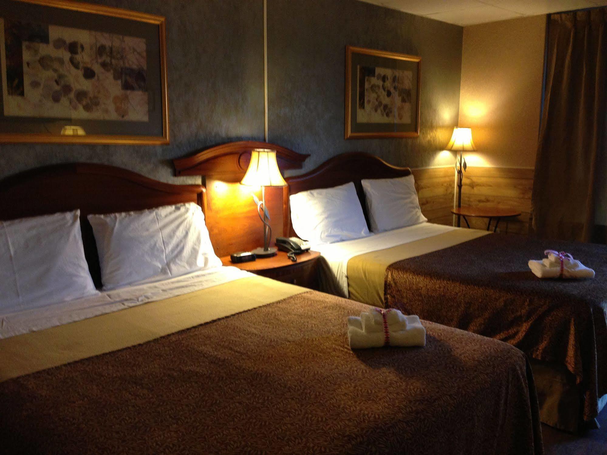 Parkway Court Motel 2*
